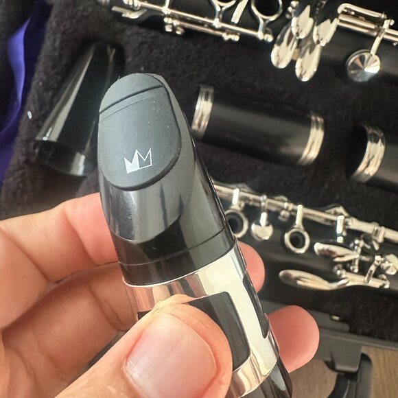 Yamaha Student Clarinet YCL-200ADII ALMOST NEW - Picture 2 of 6